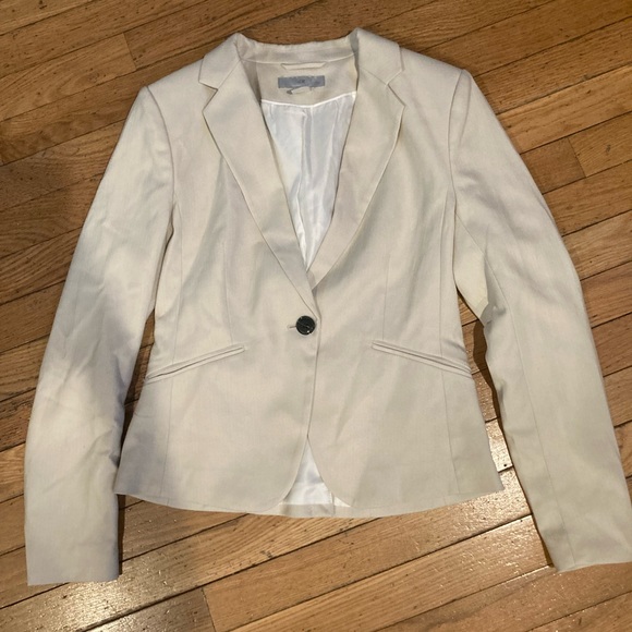 H&M Jackets & Blazers - H&M Single Button Blazer Size 8 USA 38 EU Beige Front Pockets Padded Suit Jacket